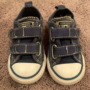 Converse baby size 5 Velcro shoes, GUC